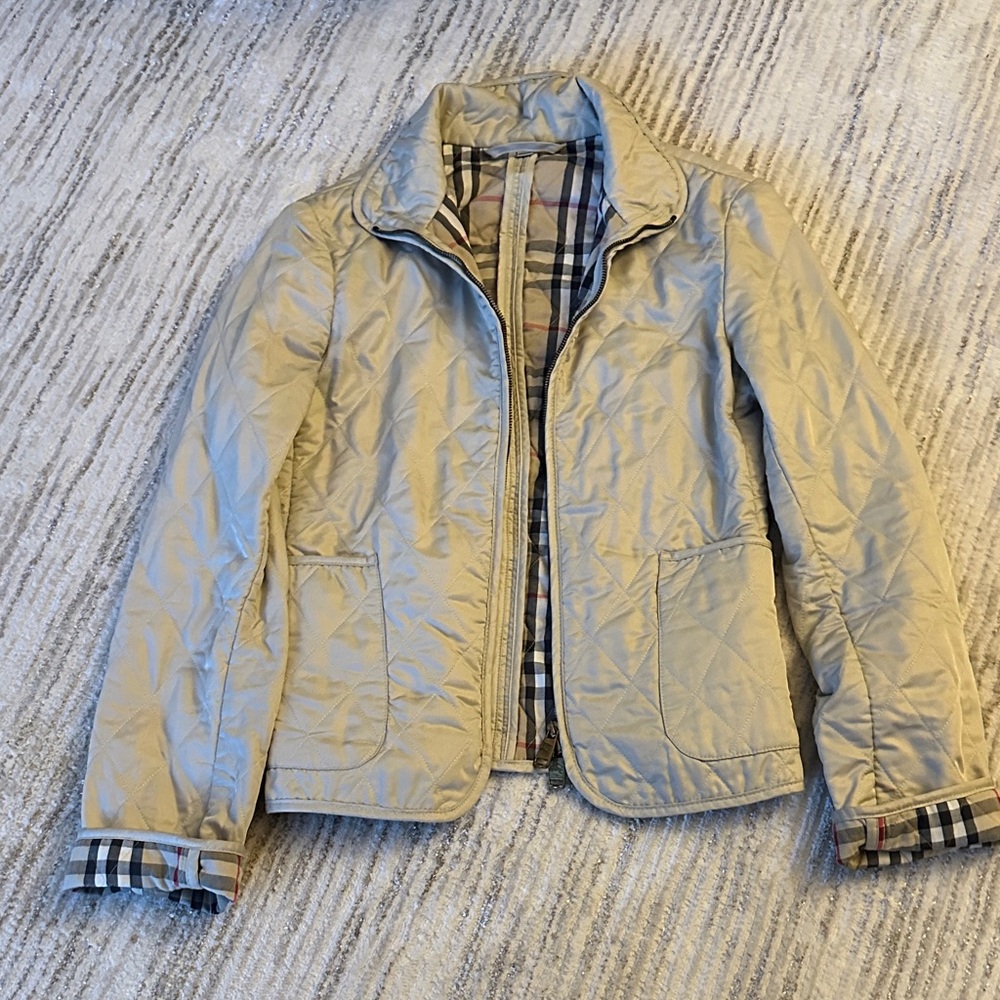 Quilted Beige Jacket with Plaid Lining - Authentic